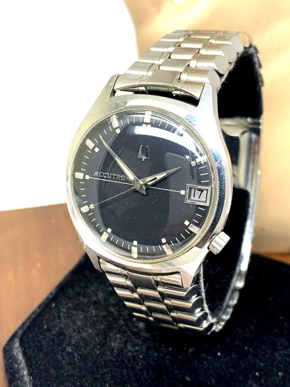 Bulova Accutron Men's Watch Vintage 1967 M7 Quartz 218D Toward Black Dial 33mm